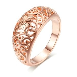Rose gold plated ring size 6 with silver box